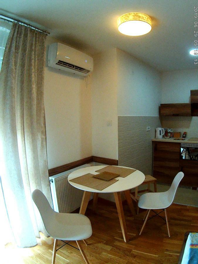 Uki-Modern Apartment With Parking Νόβι Σαντ Εξωτερικό φωτογραφία
