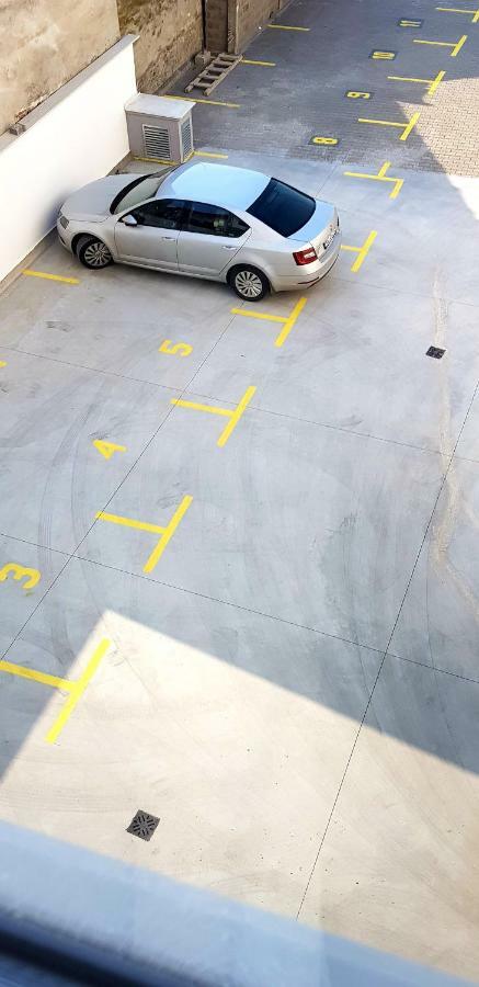 Uki-Modern Apartment With Parking Νόβι Σαντ Εξωτερικό φωτογραφία