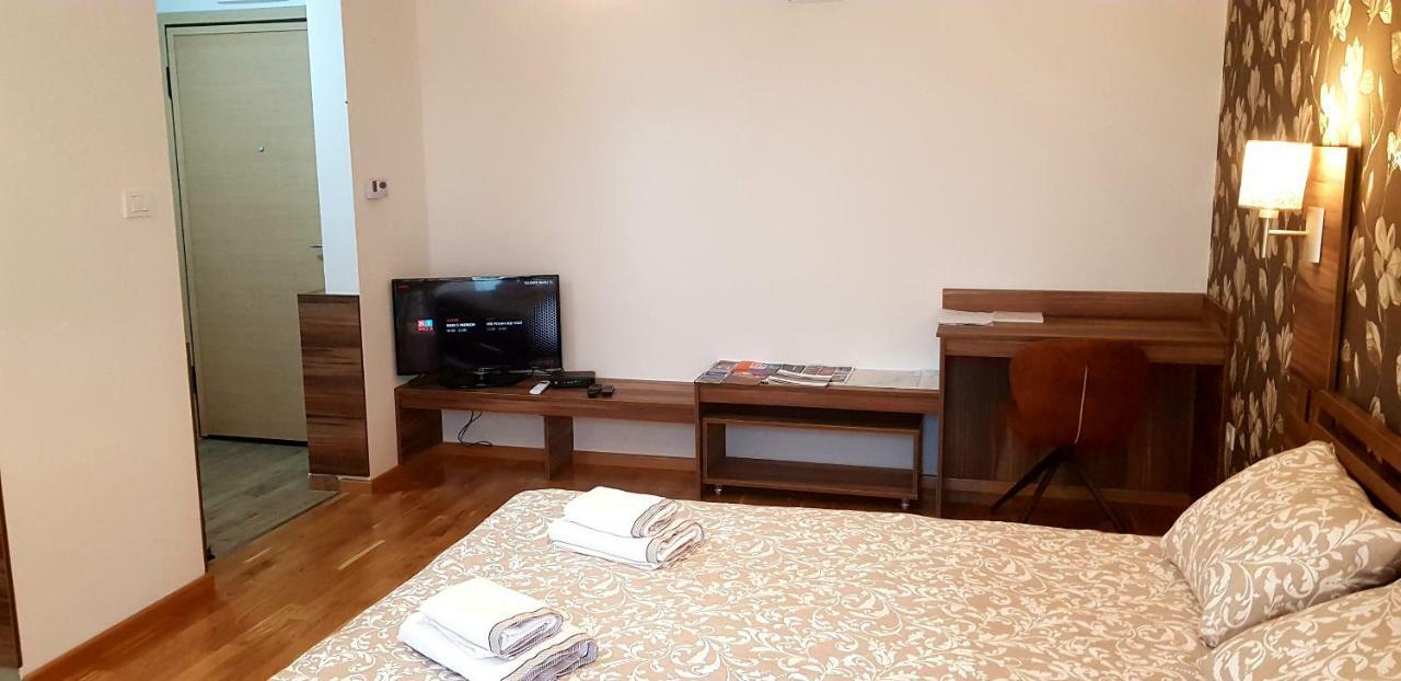 Uki-Modern Apartment With Parking Νόβι Σαντ Εξωτερικό φωτογραφία
